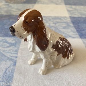Springer Spaniel bone china figurine. Made in England.A special gift for someone